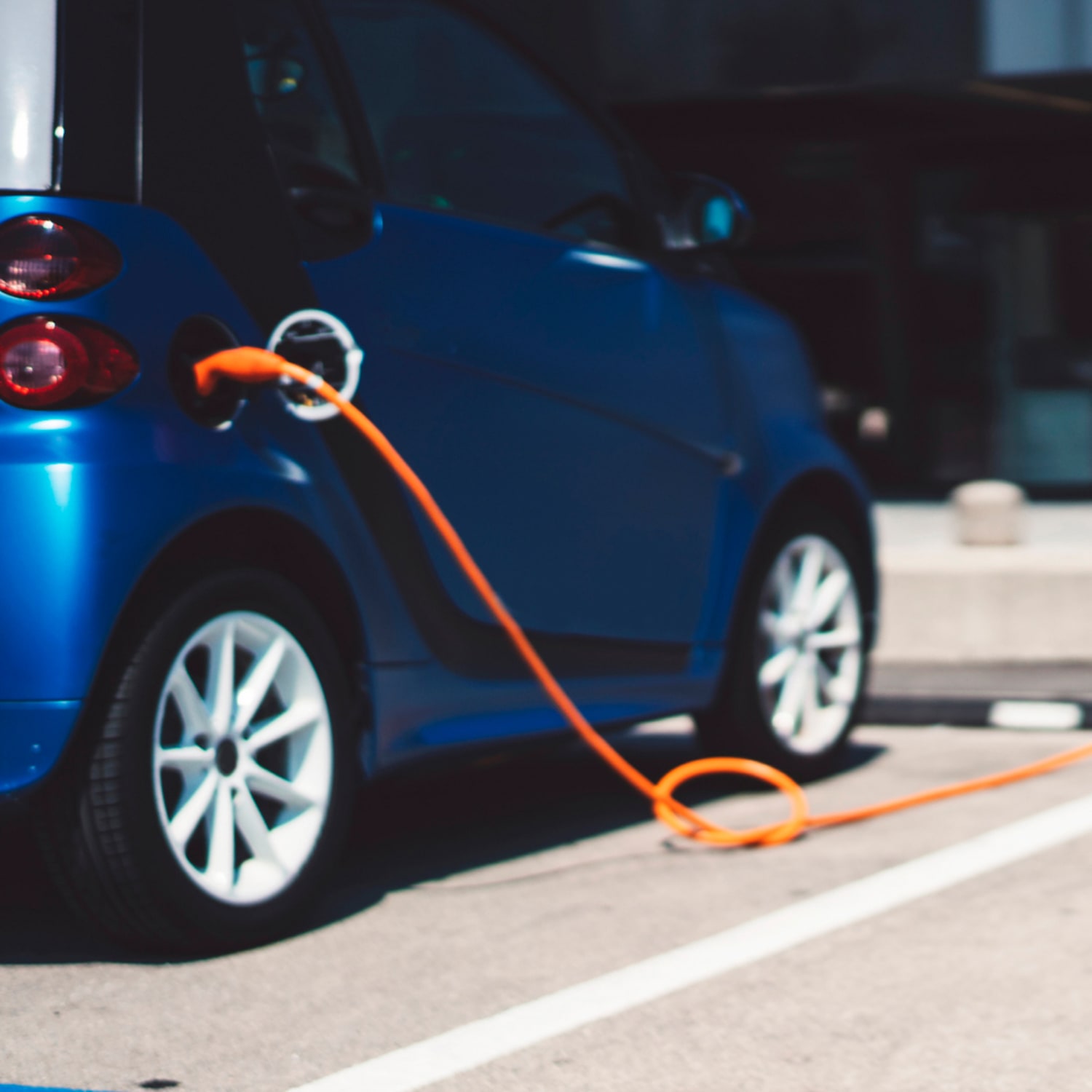 Richtig Parken An Elektro Ladesaulen Adac