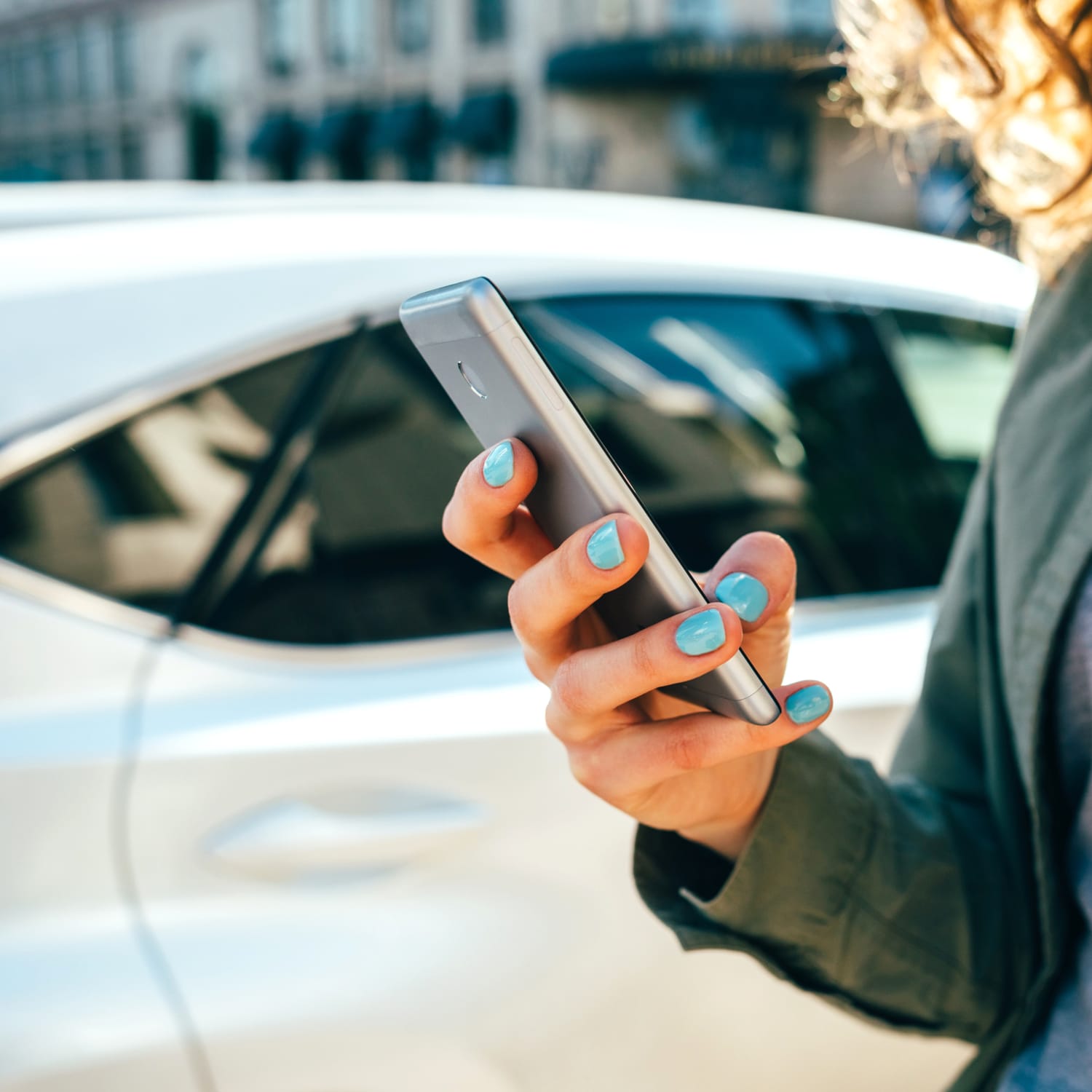 Mit dem Smartphone das Auto absperren und finden ADAC