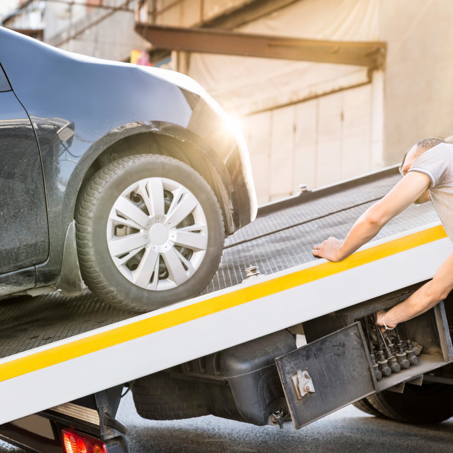 Schaden am Gebrauchtwagen: Wer zahlt für Transport in die Werkstatt? | ADAC