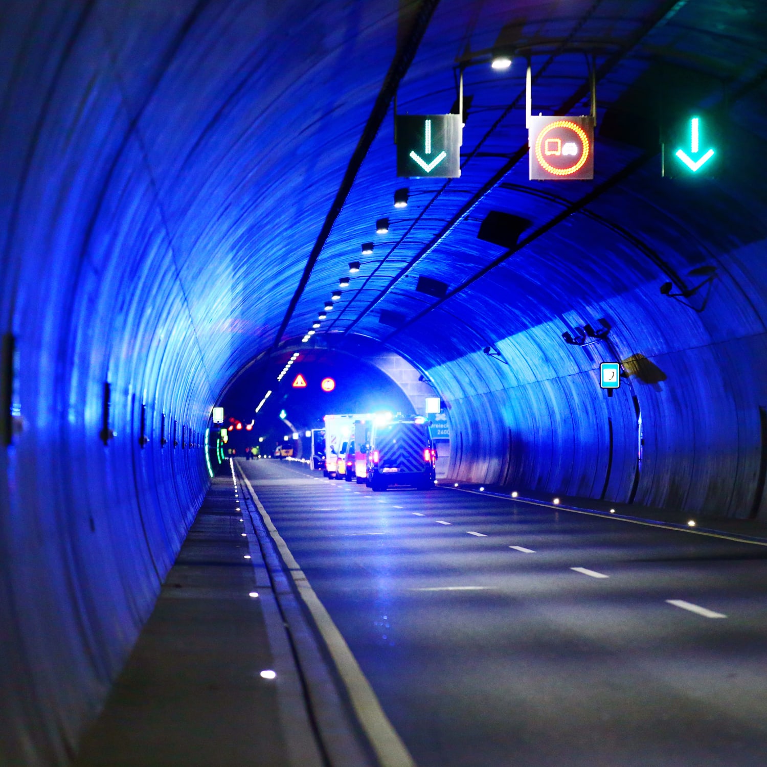 Gefahren Im Tunnel So Handeln Sie Richtig Adac