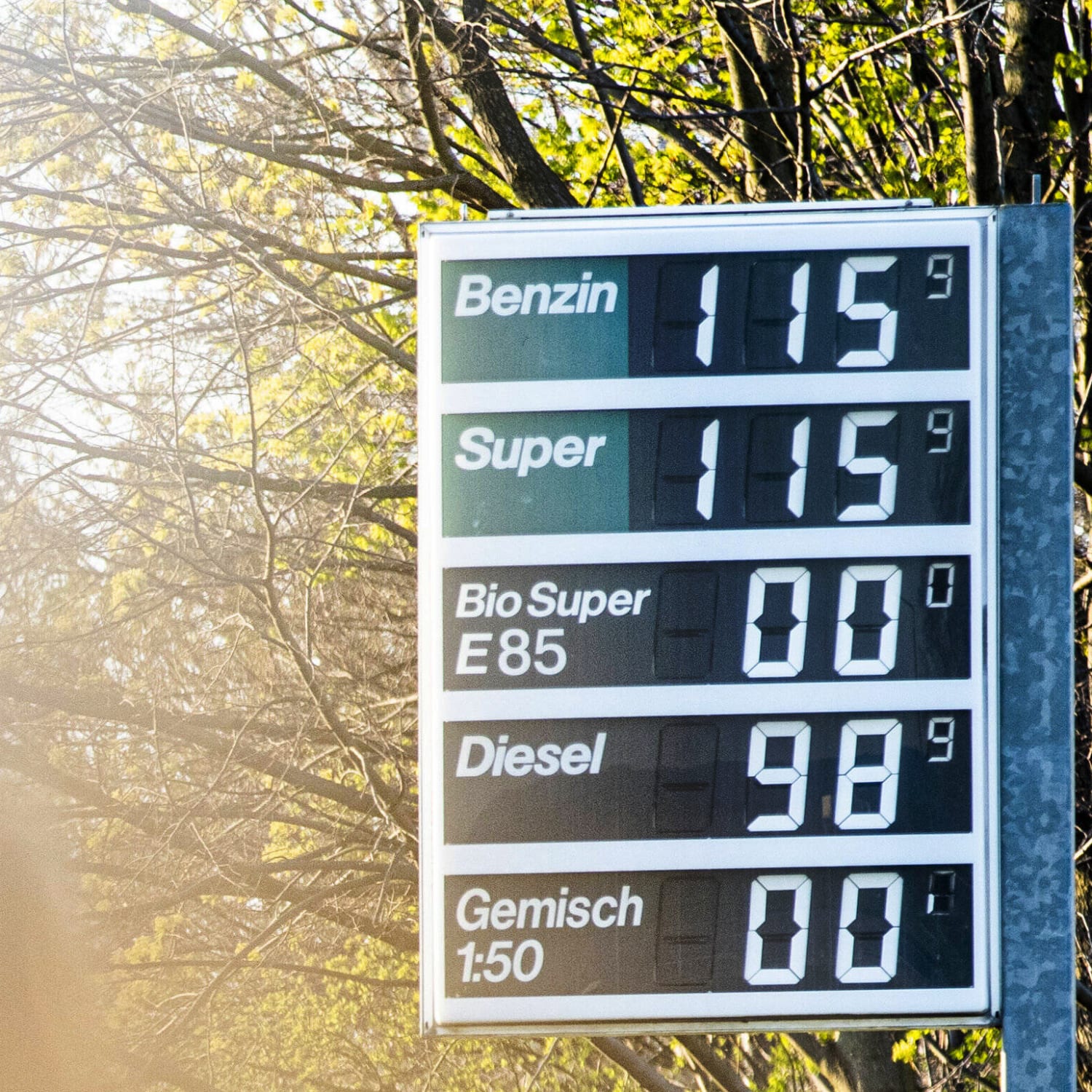 Aktuelle Spritpreise: Diesel- und Benzinpreise im Vergleich | ADAC