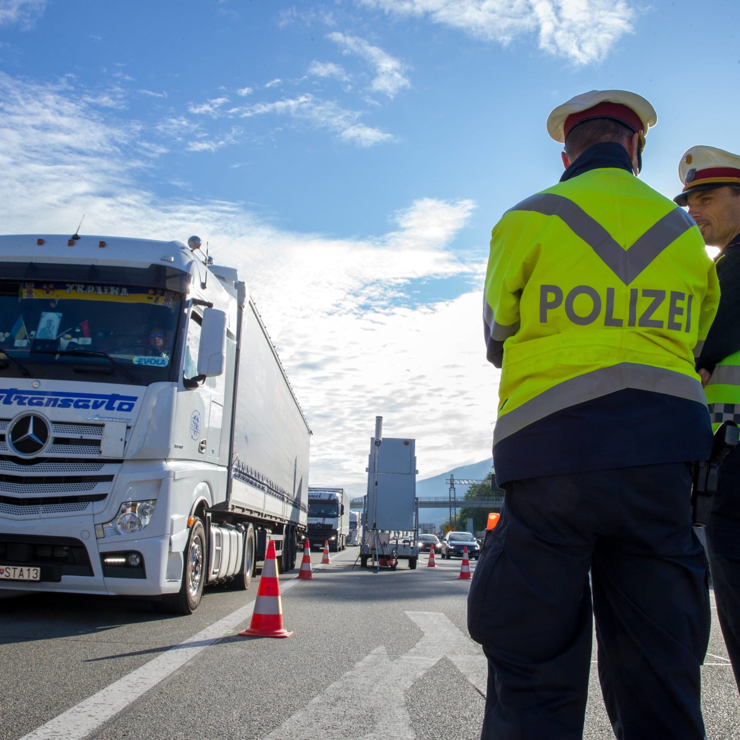 Lkw-Blockabfertigung bei Kiefersfelden | ADAC