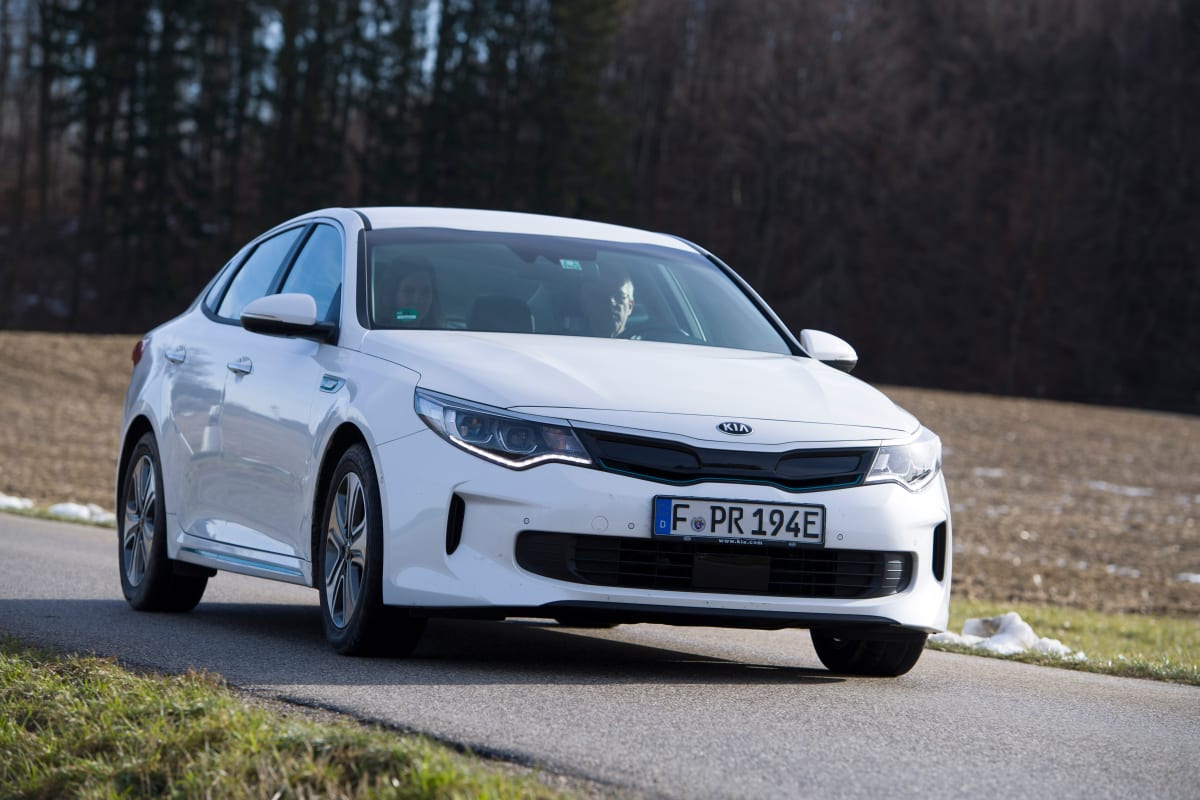 Kia Optima Plug In Hybrid Im Dauertest Adac