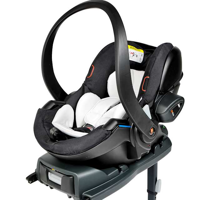 Stokke iZi Go Modular X1 i-Size by Besafe + iZi Modular i-Size base