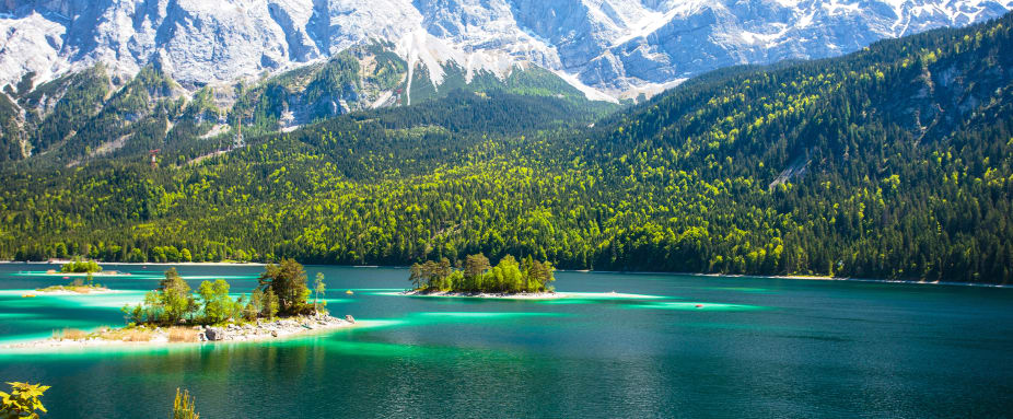 Blick auf den Eibsee und die Alpen