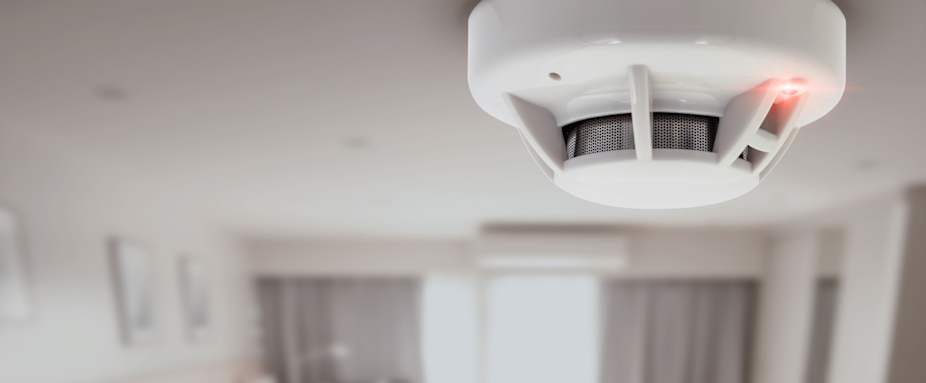 Hausratversicherung: Rauchmelder wichtiger Bestandteil zur Brandprävention