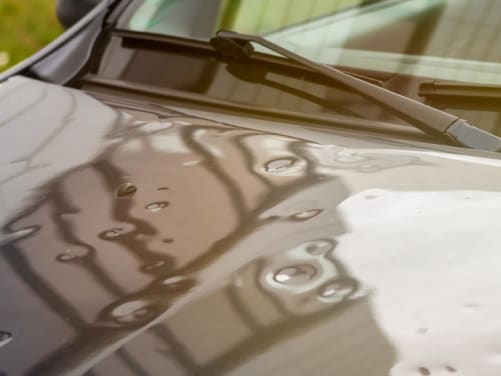 Dellen auf Auto Motorhaube - Hagelschaden nach Hagel am Auto ADAC Autoversicherung