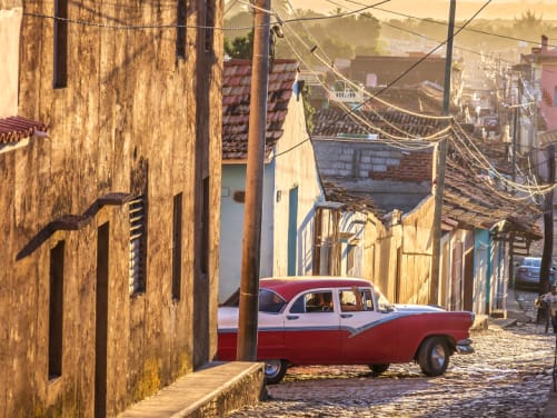 Oldtimer in den Gassen von Trinidad auf Kuba