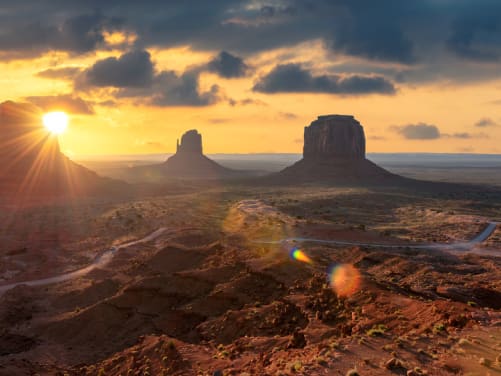 Sonnenaufgan im Monument Valley in den USA, Arizona