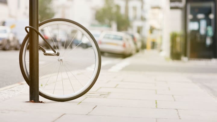 Fahrrad ohne Reifen gestohlen - ADAC Fahrradversicherung Schaden melden