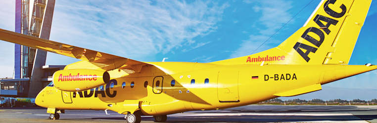 Ambulanz-Jet des ADAC auf dem Rollfeld