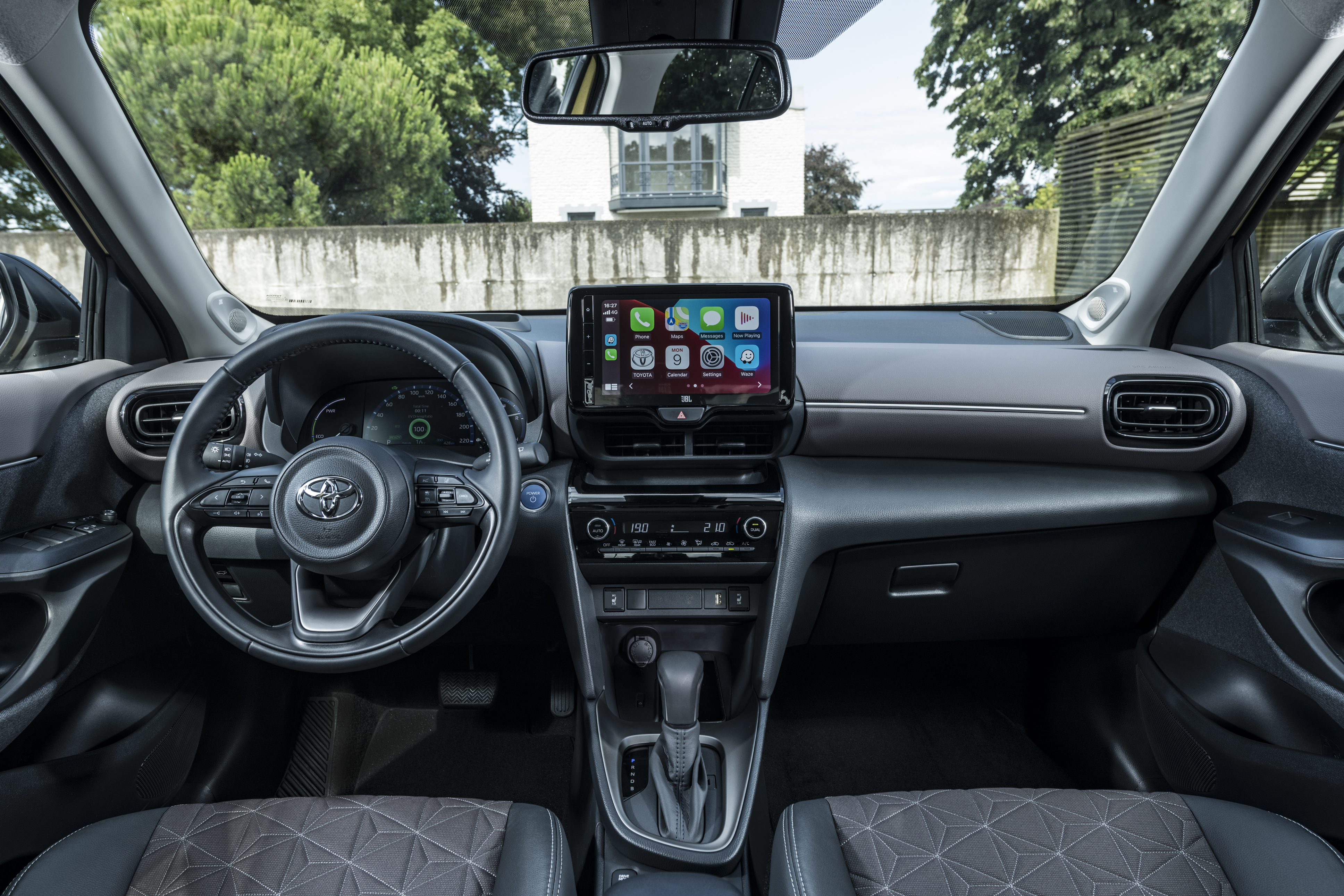 Toyota Yaris Cross Testfahrt Im Mini Suv Verbrauch Hybrid Adac