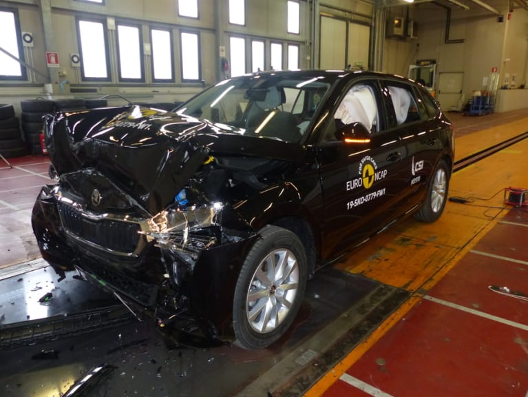 Nach dem Full-Frontal-Crash