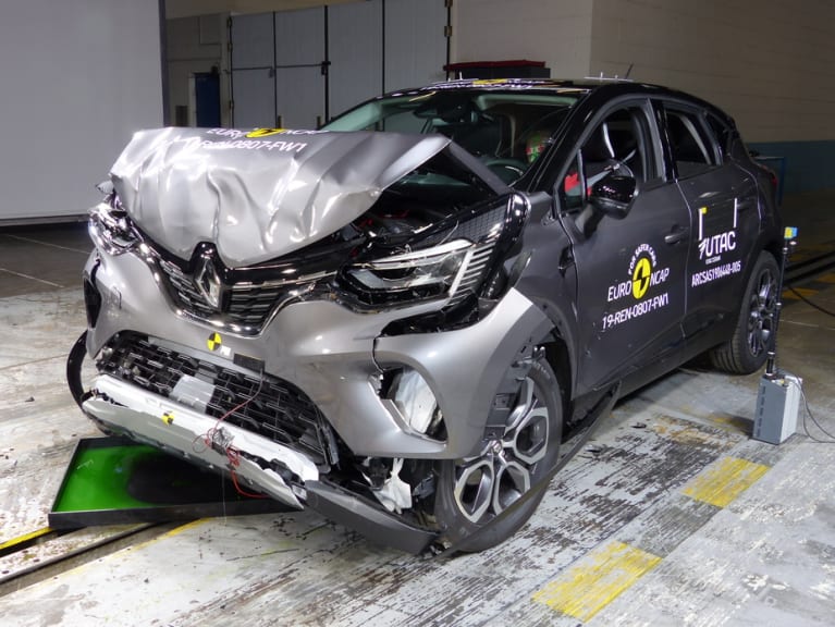 Nach dem Full-Frontal-Crash