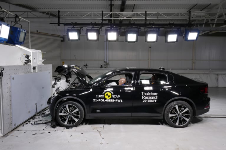 Nach dem Full-Frontal-Crash