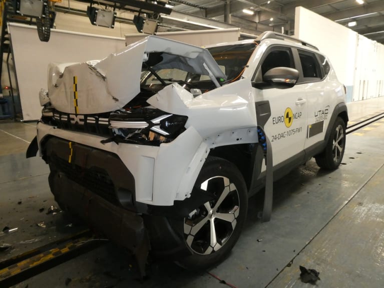 Nach dem Full-Frontal-Crash